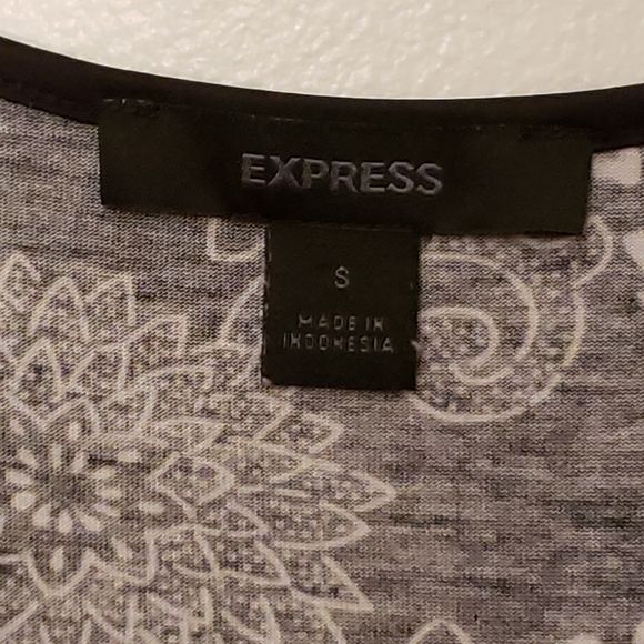 Express Womens SMALL Black and White Floral - Picture 2 of 6